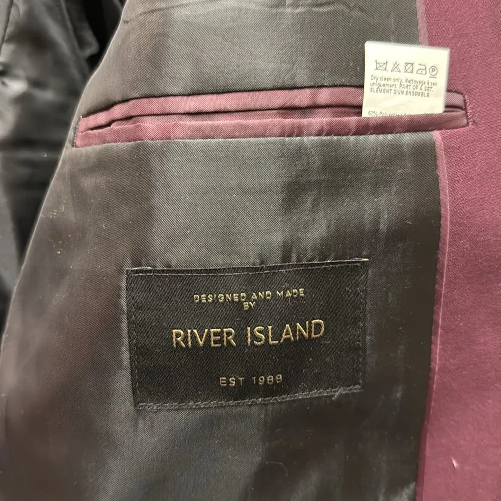 River Island questions leave